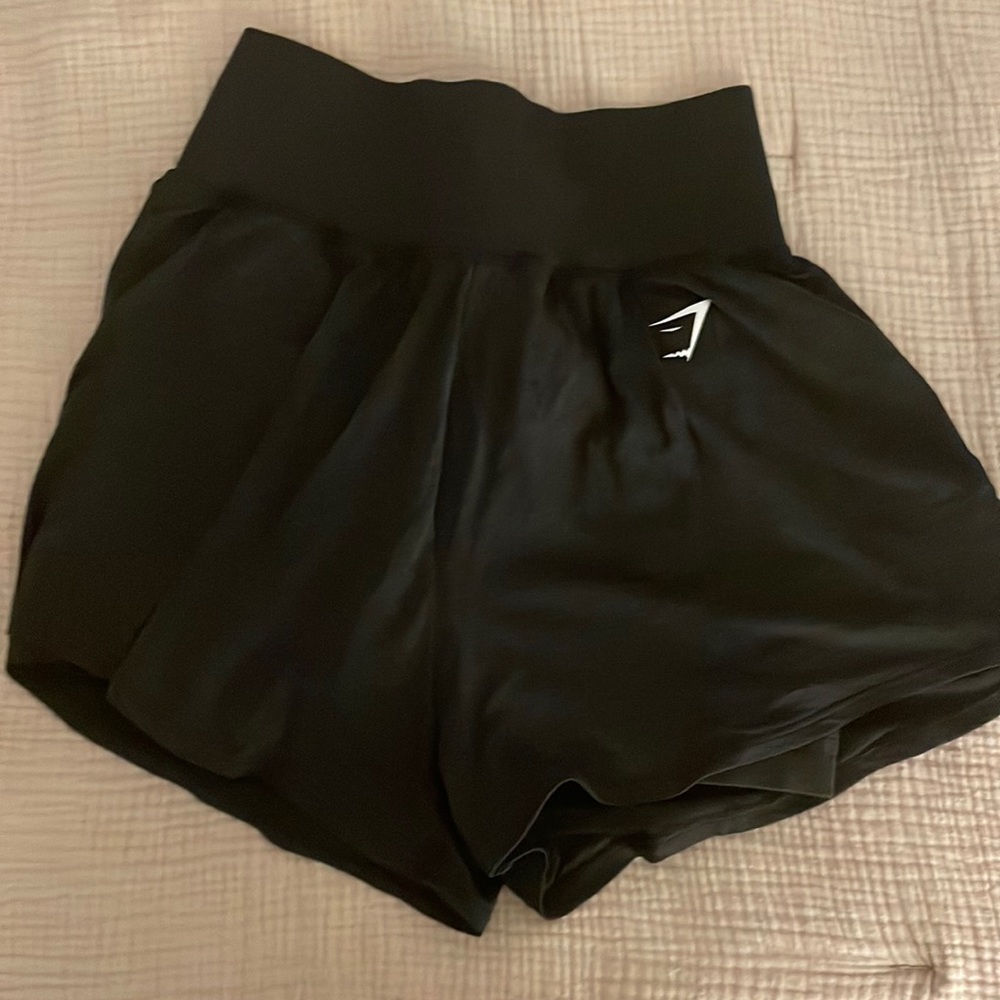 gymshark shorts size medium